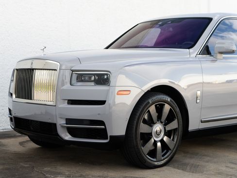Used 2024 Rolls-Royce Cullinan AWD/4WD image 13