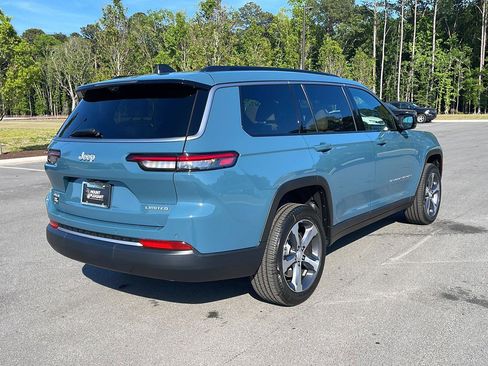 New 2026 Jeep Grand Cherokee L Limited w/ Luxury Tech Group II AWD/4WD image 7