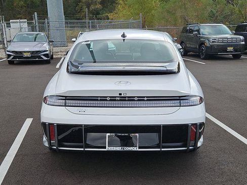 New 2025 Hyundai Ioniq 6 SE image 6