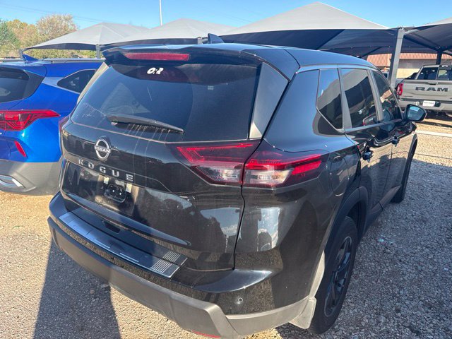 Used 2026 Nissan Rogue SV FWD image 4