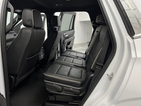 Used 2023 GMC Yukon SLT image 25