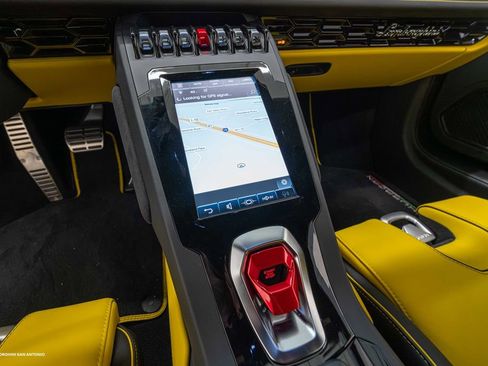 Used 2020 Lamborghini Huracan EVO RWD image 34