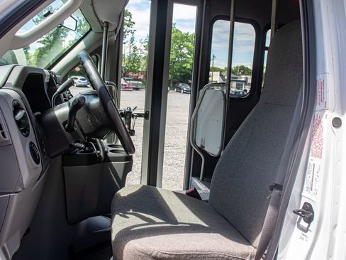 Used 2014 Ford E-450 and Econoline 450 Super Duty w/ Shuttle Bus Prep Package RWD image 12