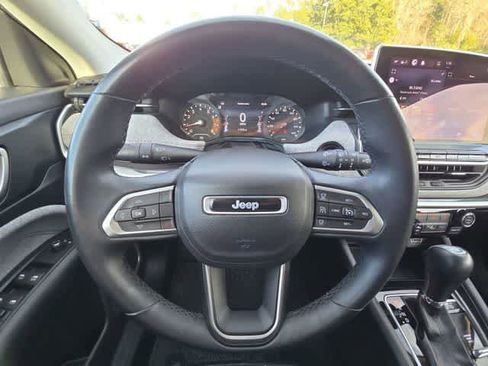 Used 2022 Jeep Compass Latitude image 22