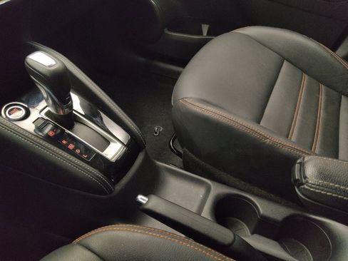 Used 2020 Nissan Kicks SR w/ SR Premium Package image 26