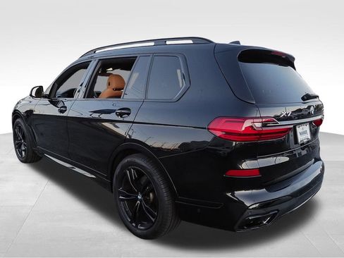 Used 2022 BMW X7 xDrive40i w/ M Sport Package image 5