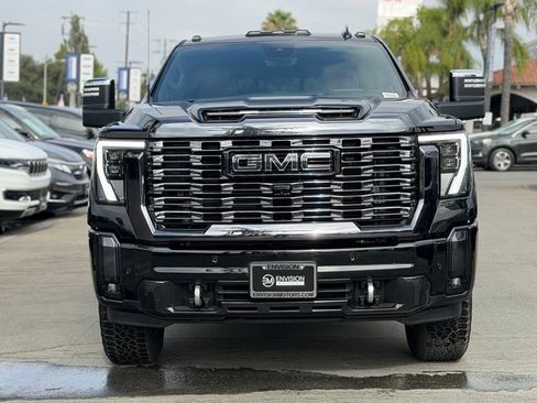 Used 2024 GMC Sierra 3500 Denali Ultimate AWD/4WD image 4
