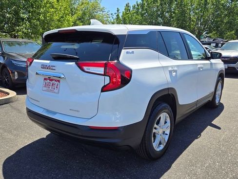 Used 2024 GMC Terrain SLE AWD/4WD image 4