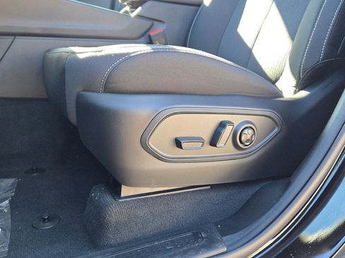 New 2025 Jeep Grand Cherokee Laredo X w/ Luxury Tech Group I image 25