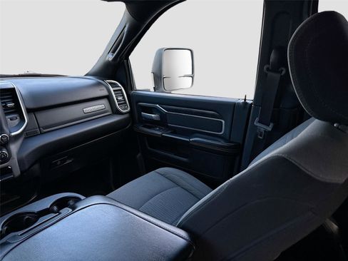 Used 2024 RAM 2500 Big Horn image 24