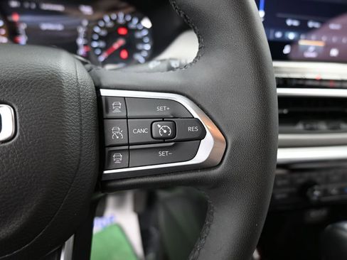 Used 2025 Jeep Compass Limited AWD/4WD image 33