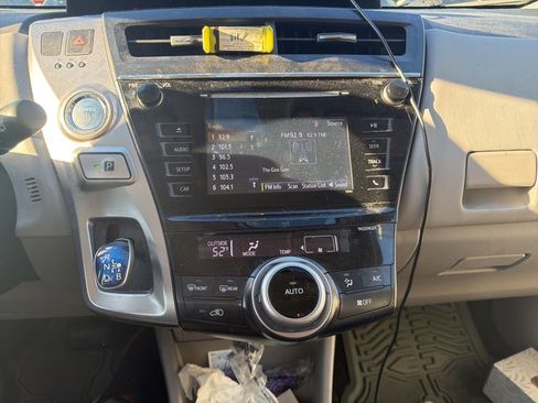 Used 2017 Toyota Prius V Two image 10