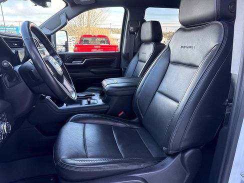 Used 2024 GMC Sierra 3500 Denali w/ Denali Reserve Package image 14
