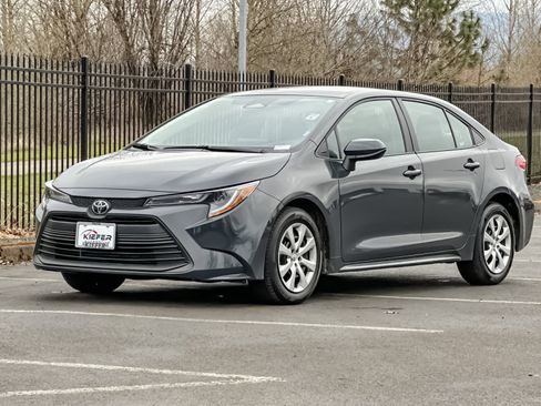 Used 2025 Toyota Corolla LE image 7