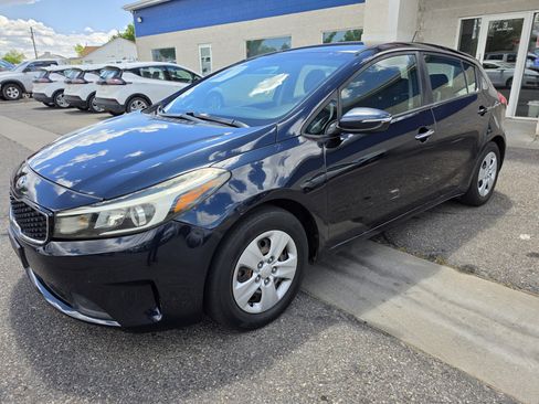 Used 2018 Kia Forte LX FWD image 3