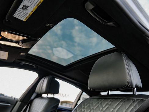 Used 2018 BMW 540i xDrive w/ M Sport Package image 21