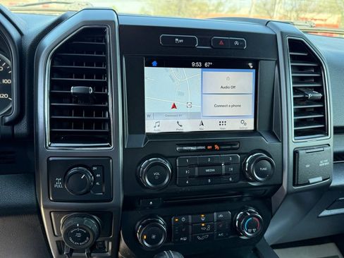 Used 2018 Ford F150 XLT w/ Equipment Group 302A Luxury image 19