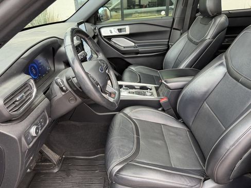 Used 2020 Ford Explorer ST w/ ST Street Pack image 7