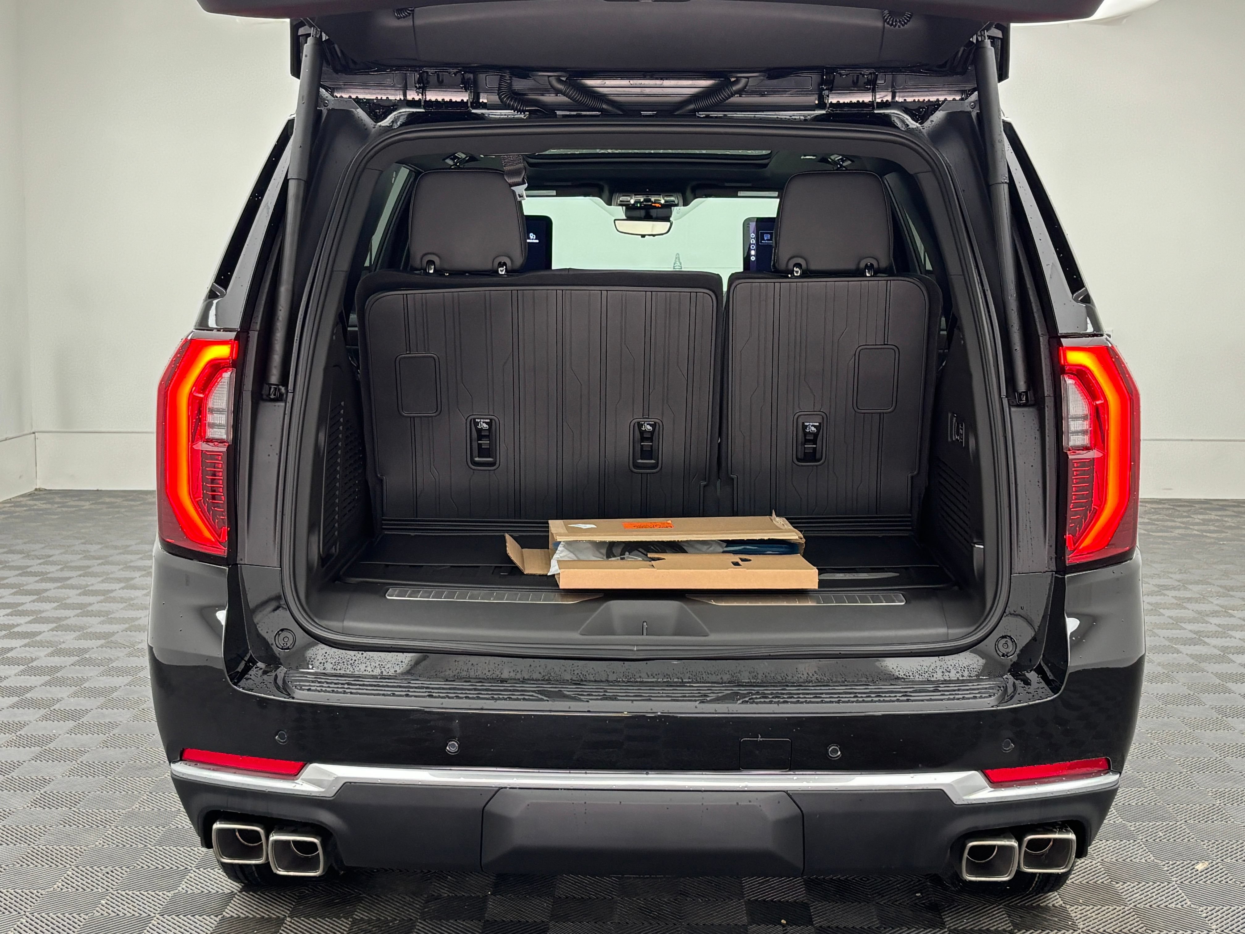 New 2026 GMC Yukon Denali AWD/4WD image 13