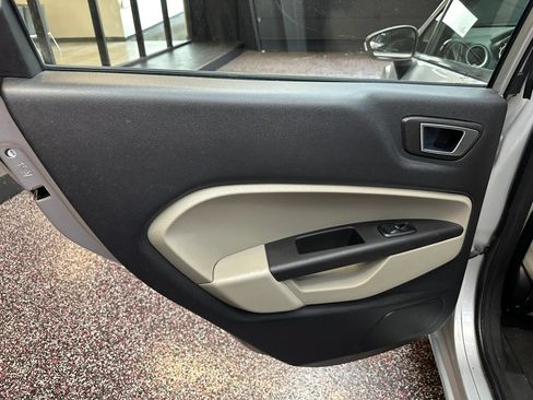 Used 2014 Ford Fiesta SE FWD image 17