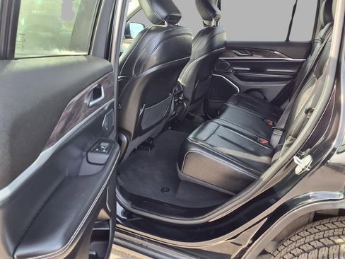 Used 2024 Jeep Grand Cherokee Limited 4xe image 30