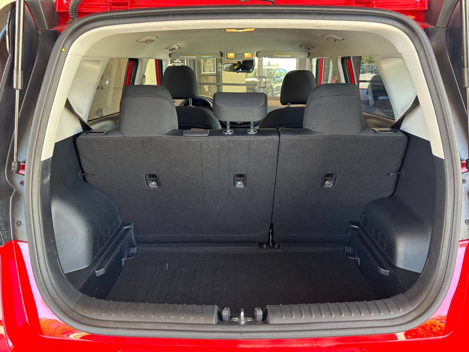 Used 2025 Kia Soul LX w/ LX Technology Package FWD image 28