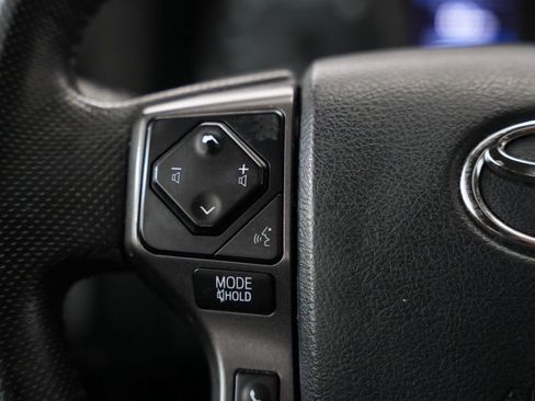 Used 2016 Toyota Tacoma TRD Sport w/ Premium & Technology Package image 12