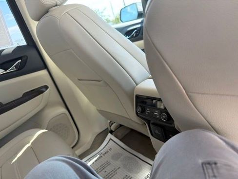 Used 2020 GMC Acadia Denali w/ Technology Package FWD image 31
