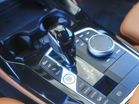 Used 2025 BMW X4 xDrive30i image 16