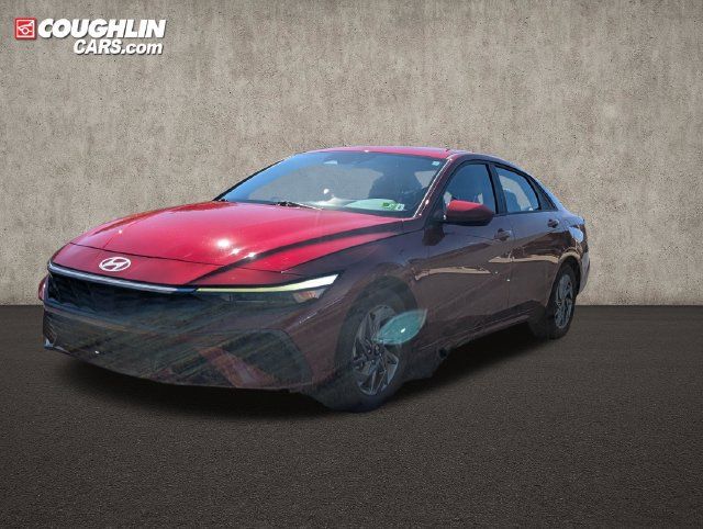 Certified 2024 Hyundai Elantra SEL FWD image 3