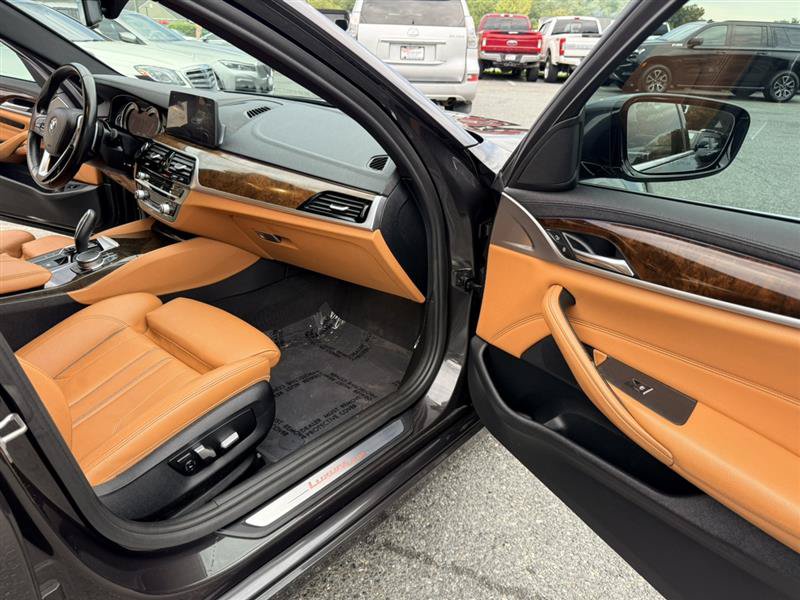 Used 2017 BMW 540i RWD image 10