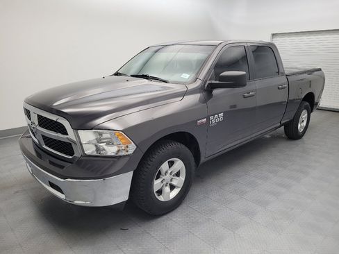 Used 2019 RAM 1500 Classic SLT RWD image 2