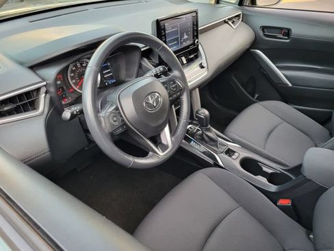 Used 2022 Toyota Corolla Cross LE FWD image 5