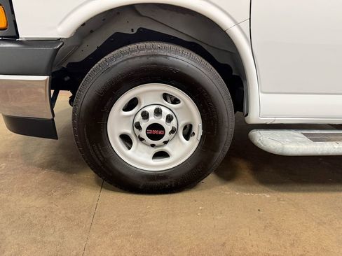 Used 2024 GMC Savana 2500 w/ Driver Convenience Package image 92