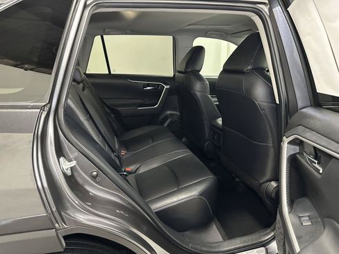 Used 2022 Toyota RAV4 XLE Premium AWD/4WD image 36