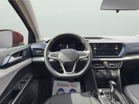 Used 2022 Volkswagen Taos SE image 13