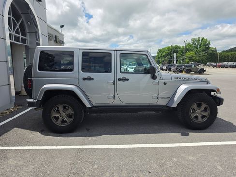 Used 2018 Jeep Wrangler Unlimited Sport AWD/4WD image 2