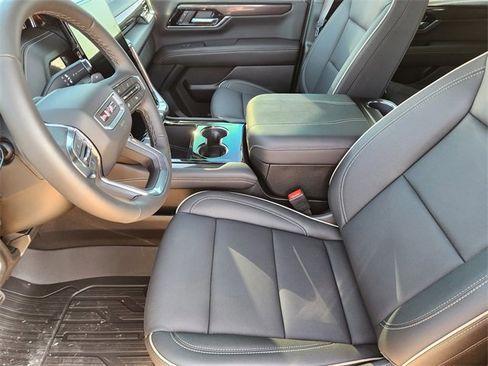 New 2026 GMC Yukon XL Elevation w/ LPO, Floor Liner Package image 11