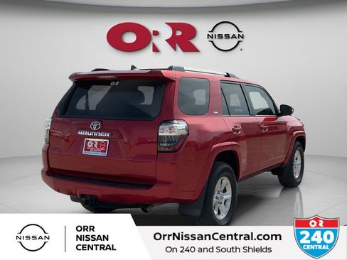 Used 2022 Toyota 4Runner SR5 Premium w/ Moonroof Package RWD image 5