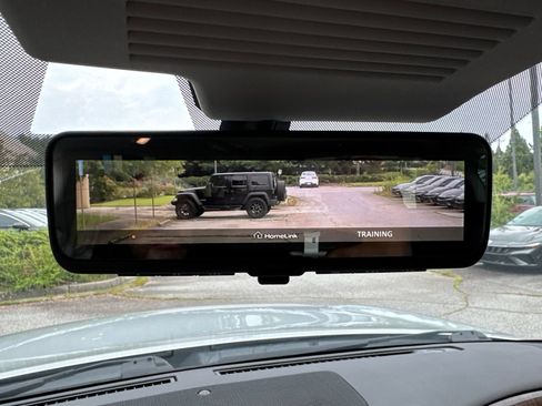 Used 2019 Nissan Armada Platinum w/ Captain's Chairs Package RWD image 31