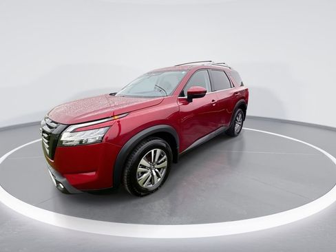 Used 2022 Nissan Pathfinder SL w/ SL Black Package image 4