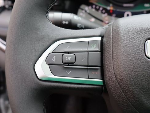 New 2025 Jeep Compass Latitude w/ Sun & Sound Group image 13