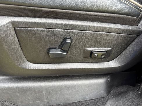 Used 2019 RAM 2500 Laramie AWD/4WD image 16