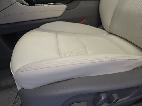 Used 2026 Cadillac XT5 Premium Luxury w/ Driver Assist Package FWD image 32