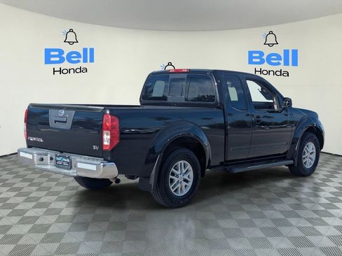 Used 2017 Nissan Frontier SV image 4