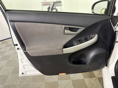 Used 2013 Toyota Prius Two image 10