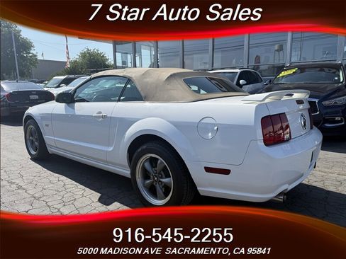 Used 2005 Ford Mustang GT Premium image 4