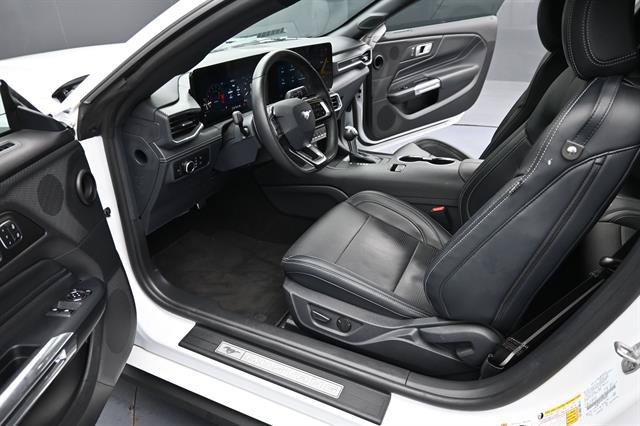 Used 2025 Ford Mustang GT Premium RWD image 11