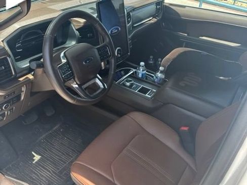 Used 2024 Ford Expedition King Ranch RWD image 7