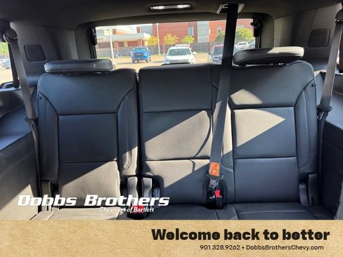 Used 2023 Chevrolet Tahoe Z71 w/ Luxury Package AWD/4WD image 19